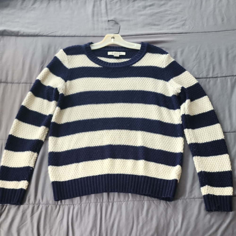 Forever 21 Blue and Cream Knit Top